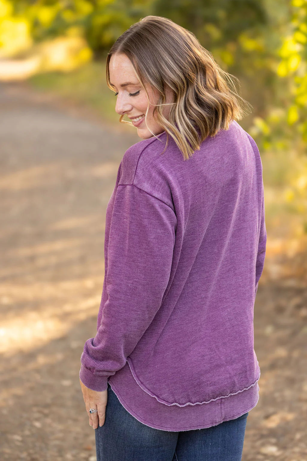 Vintage Wash Pullover in Purple