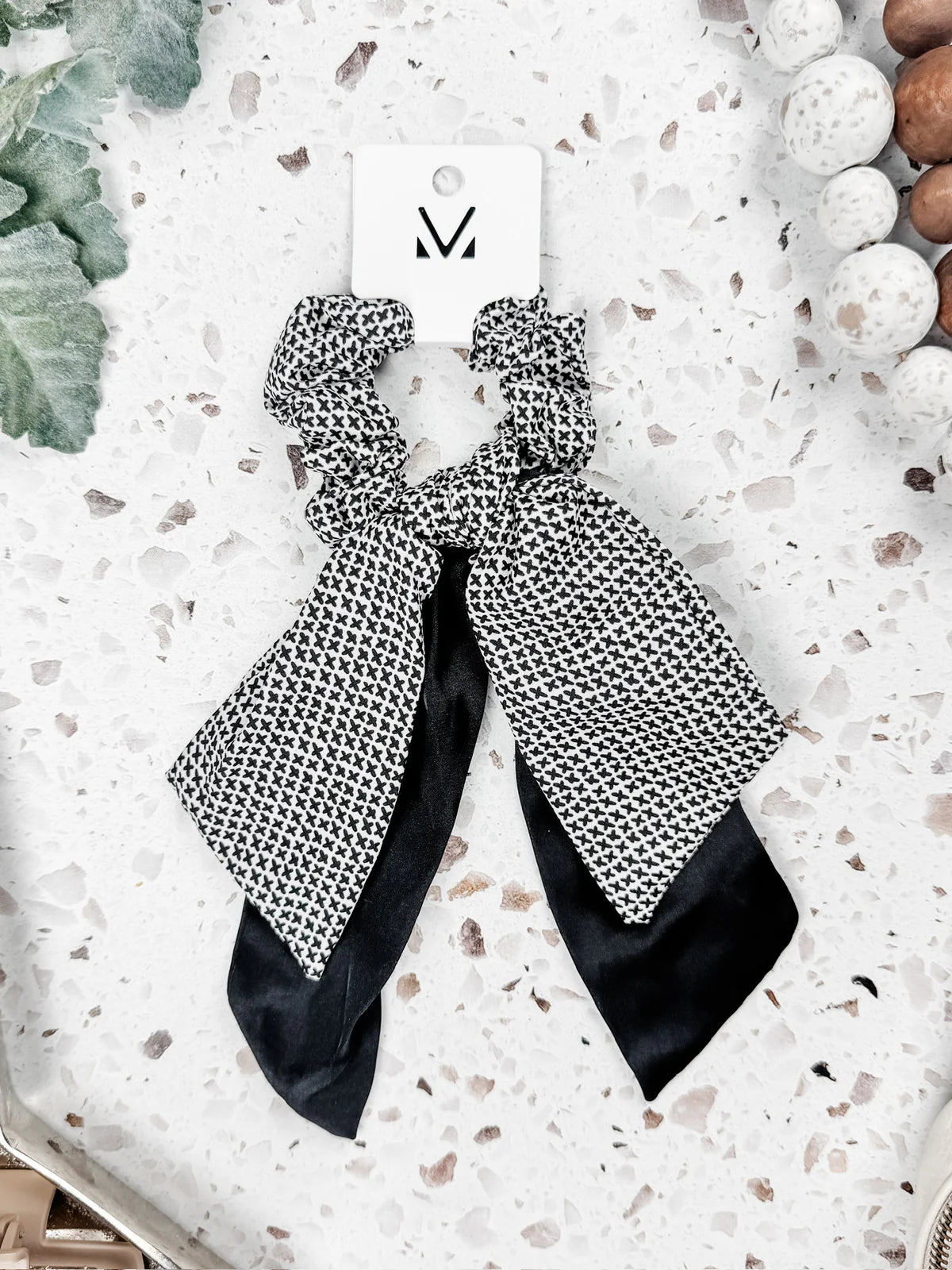 Annabelle Ribbon Scrunchie in Black