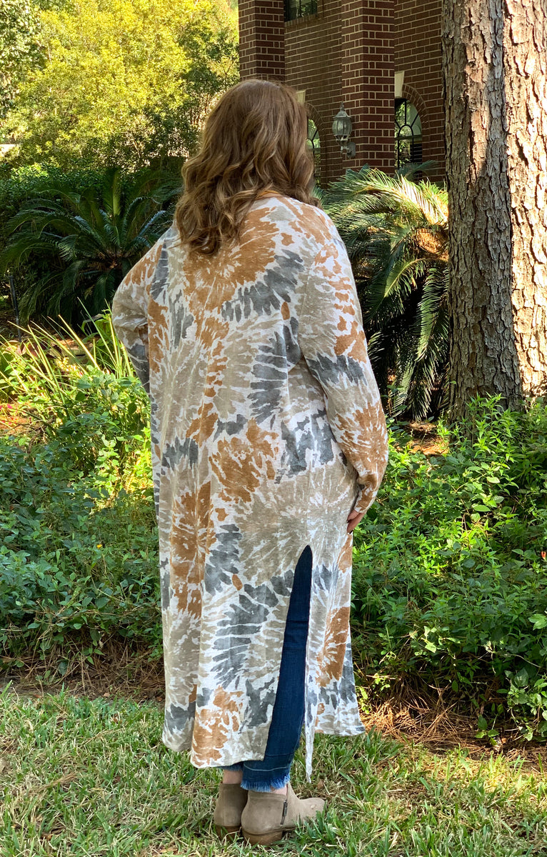 Falling Leaves Duster in Plus – Curvy Birdy Boutique