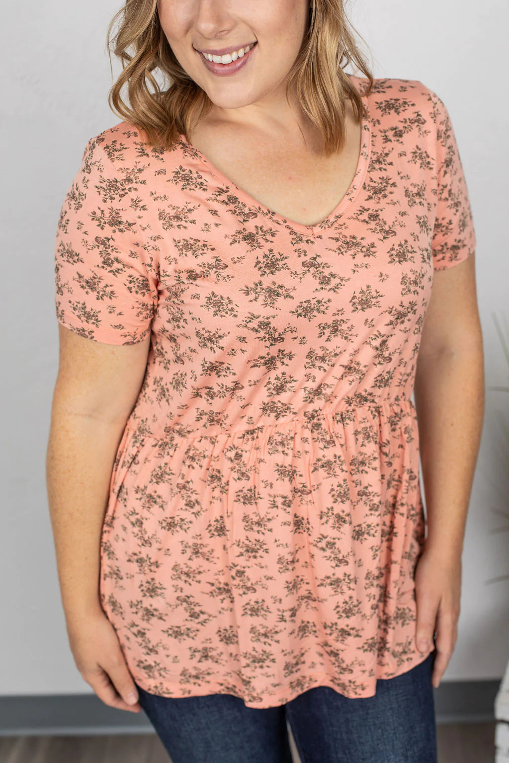 Sarah Ruffle Top - Peach Floral – Curvy Birdy Boutique